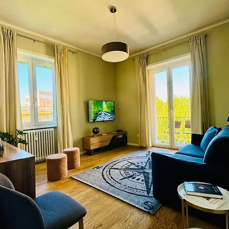 The 7th Apartment *
