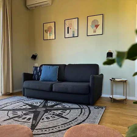 Apartament The 7th *